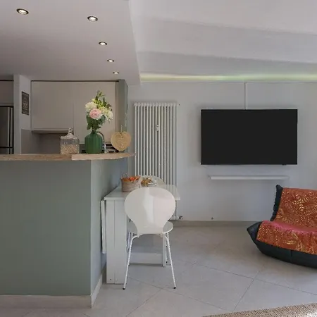 Louison Balcony, Quiet Area, 7mn From דירה קאן