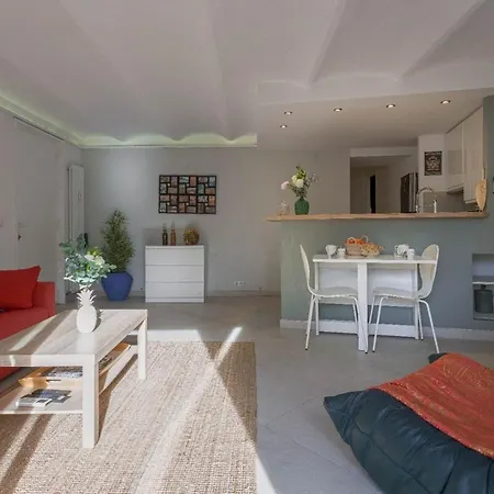 דירה Louison Balcony, Quiet Area, 7mn From