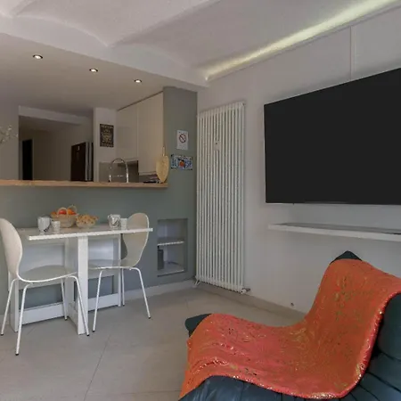 Διαμέρισμα Louison Balcony, Quiet Area, 7mn From *