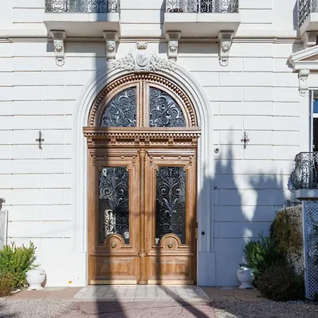 Apartment Louison Balcony, Quiet Area, 7mn From *